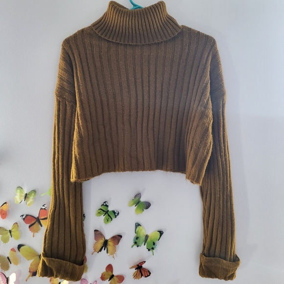 Forever 21 Long Sleeve Cropped Turtleneck Sweater Gold Rib-Knit Size Medium - Picture 1 of 4
